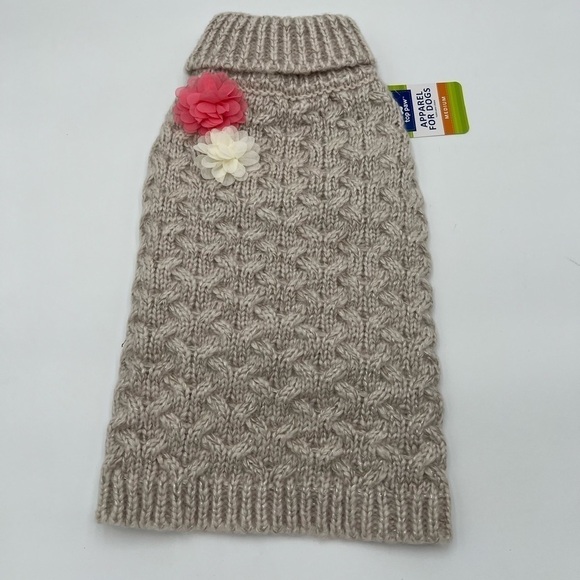 Top Paw Taupe/Silver Cable Knit Dog Sweater with Flowers Medium NWT - Picture 3 of 9
